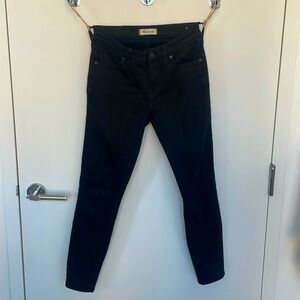 Madewell: 8” Skinny Skinny Jeans in Black Wash; Size: 27
